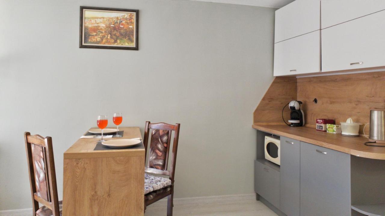 Cozy Studio Near The Park With Huge Verandah. Veliko Tárnovo Exterior foto